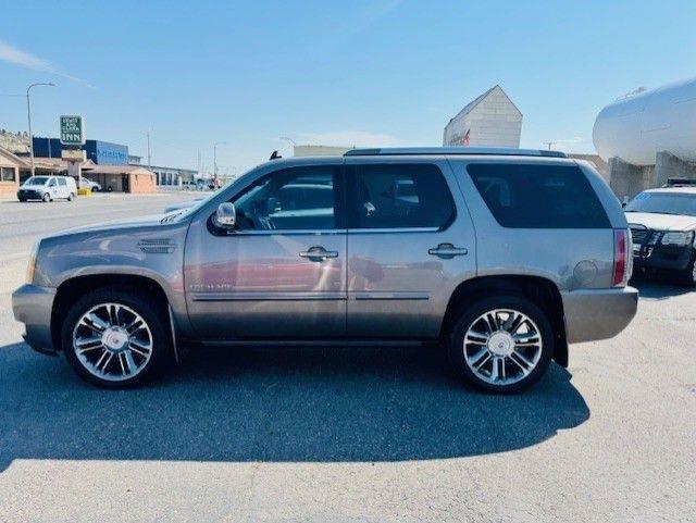 2013 Cadillac Escalade AWD 4dr Premium