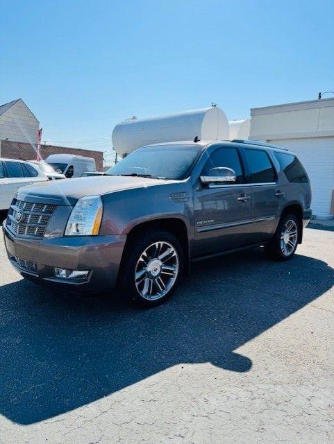 Cadillac Escalade AWD 4dr Premium 2013