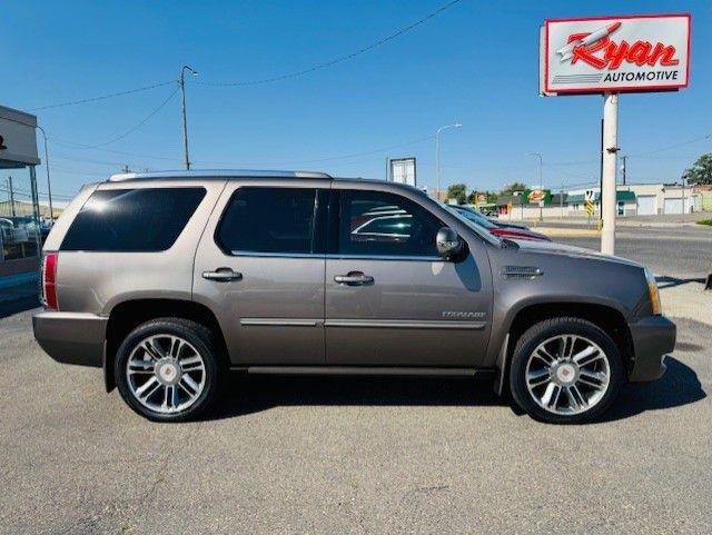 Cadillac Escalade AWD 4dr Premium 2013