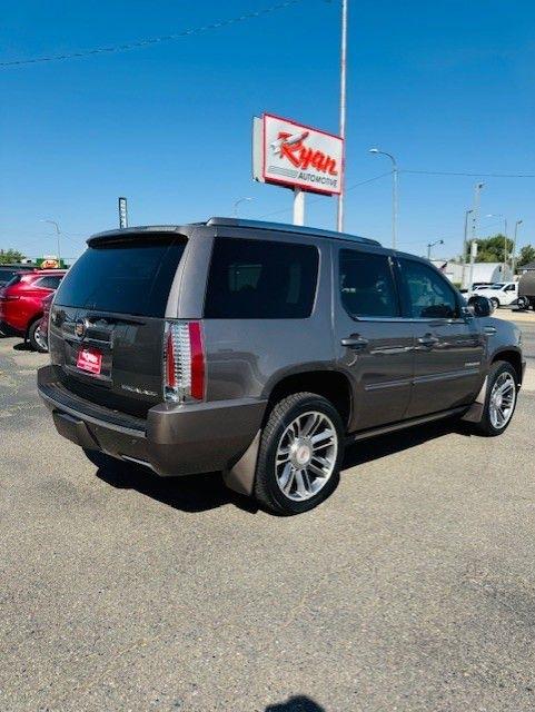 Cadillac Escalade AWD 4dr Premium 2013