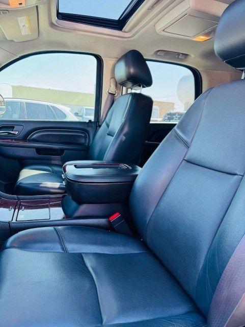 Cadillac Escalade AWD 4dr Premium 2013