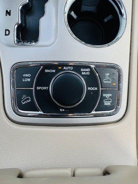 Jeep Grand Cherokee 4WD 4dr Overland 2013