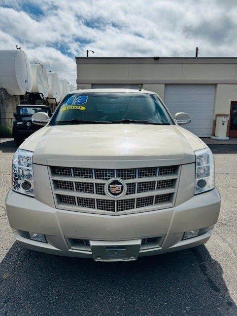 Cadillac Escalade AWD 4dr Base 2013