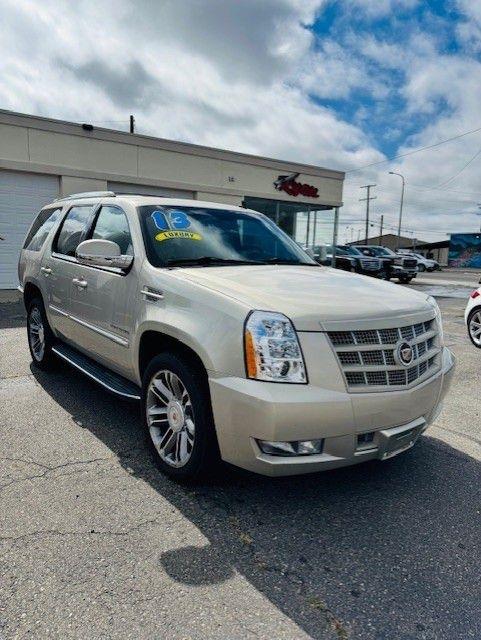 Cadillac Escalade AWD 4dr Base 2013