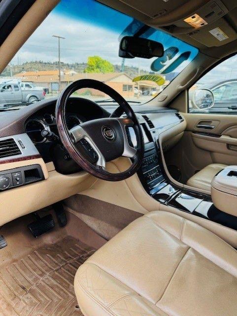 Cadillac Escalade AWD 4dr Base 2013