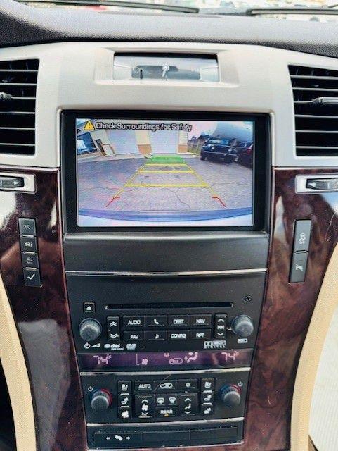 Cadillac Escalade AWD 4dr Base 2013