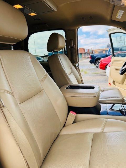 Cadillac Escalade AWD 4dr Base 2013