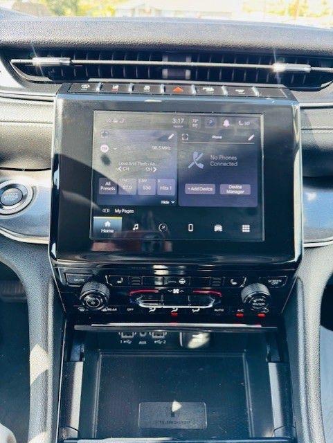 Jeep Grand Cherokee L Laredo 4x4 2023