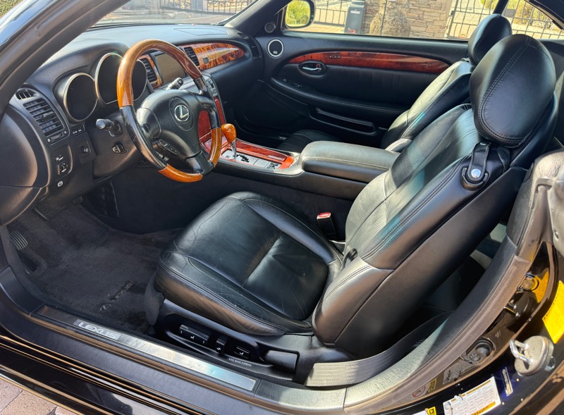 Lexus SC 430 Convertible 2010