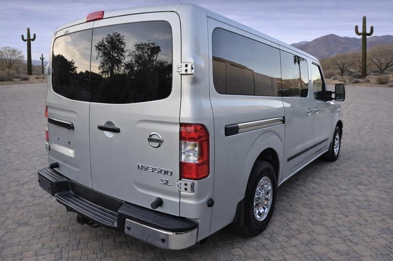 Nissan NV Passenger 3500 SL V8 2018
