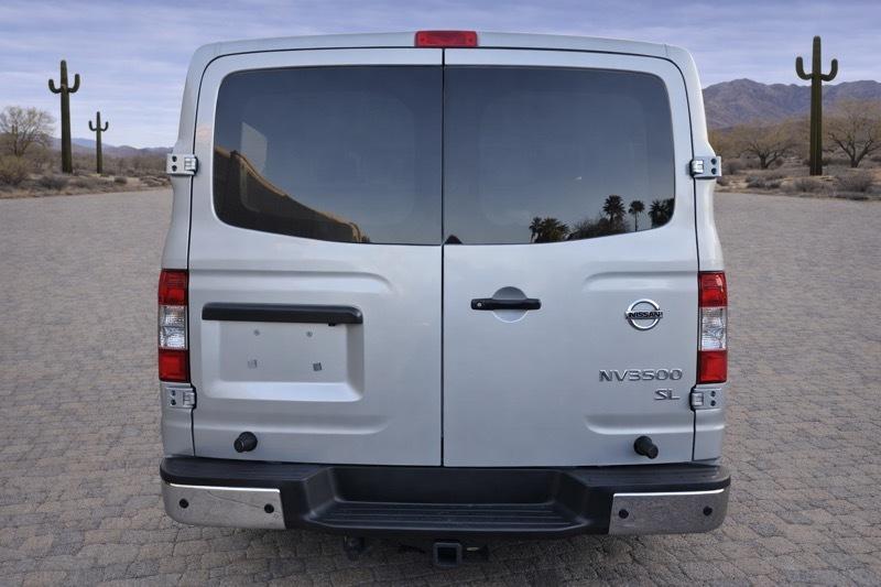Nissan NV Passenger 3500 SL V8 2018