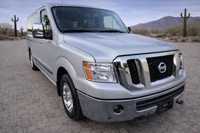 Nissan NV Passenger 3500 SL V8 2018