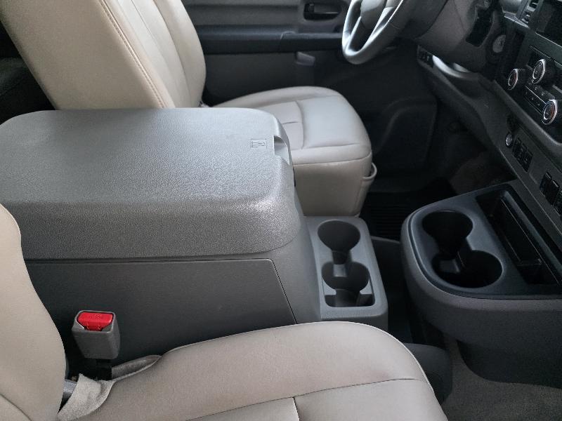 Nissan NV Passenger 3500 SL V8 2018