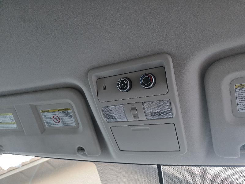 Nissan NV Passenger 3500 SL V8 2018