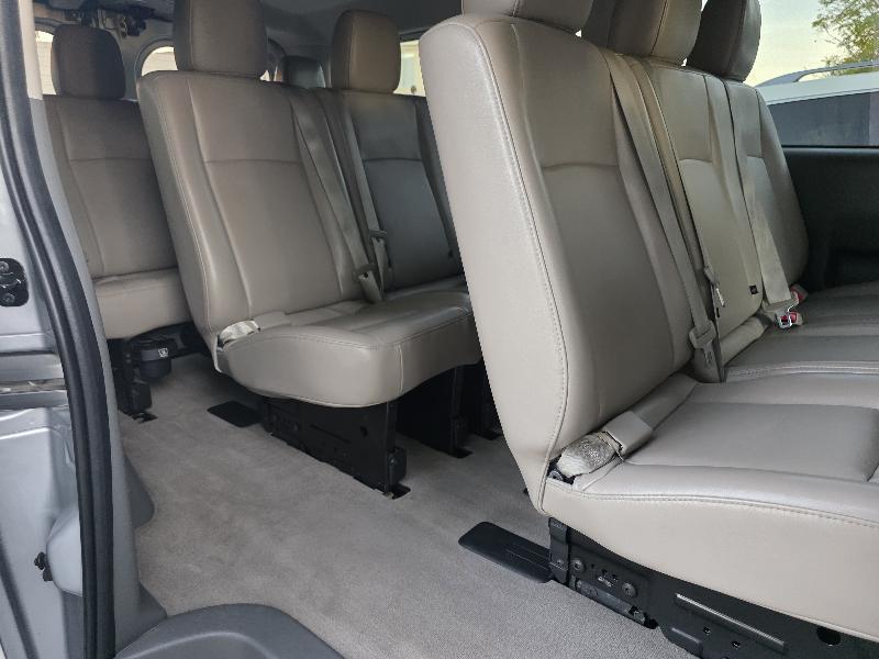 Nissan NV Passenger 3500 SL V8 2018