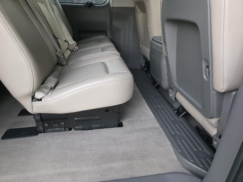 Nissan NV Passenger 3500 SL V8 2018