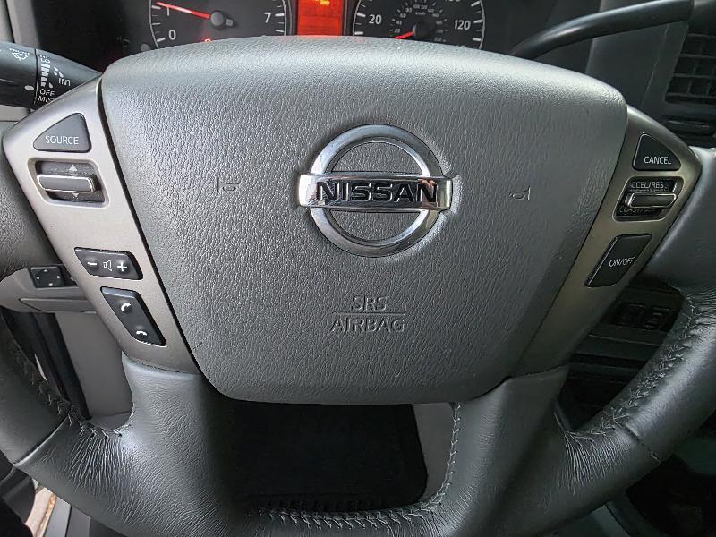 Nissan NV Passenger 3500 SL V8 2018