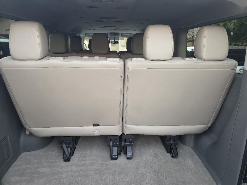 Nissan NV Passenger 3500 SL V8 2018