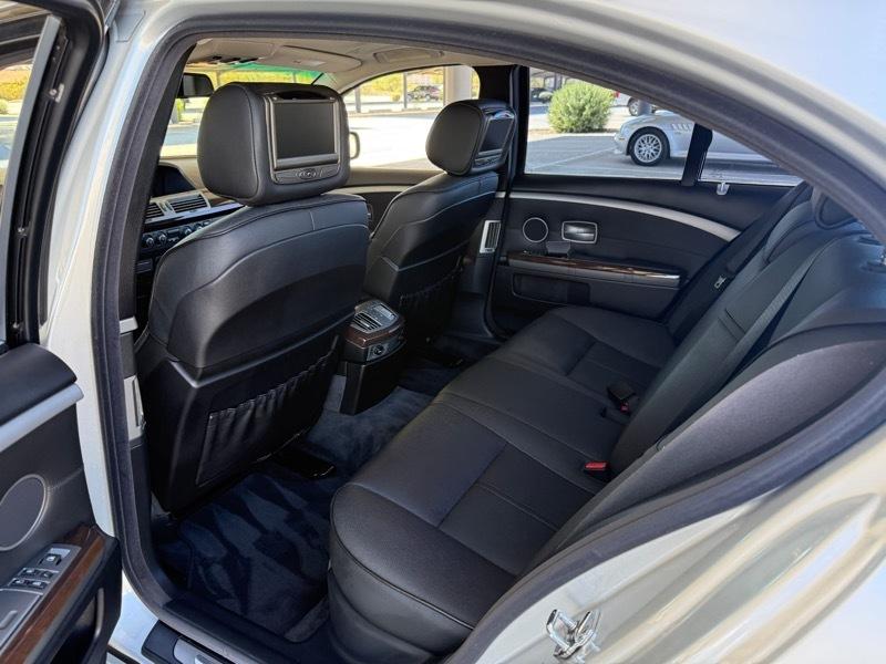 BMW 7-Series 750i 2008