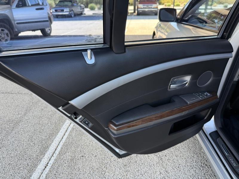 BMW 7-Series 750i 2008