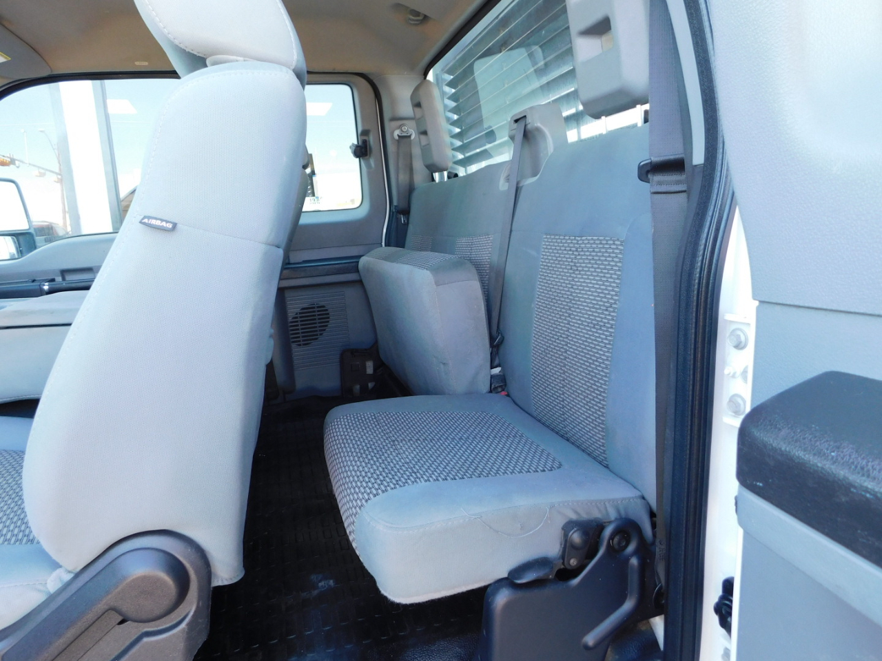 Ford Super Duty F-250 SRW XL 2WD SuperCab 8' Box 2011