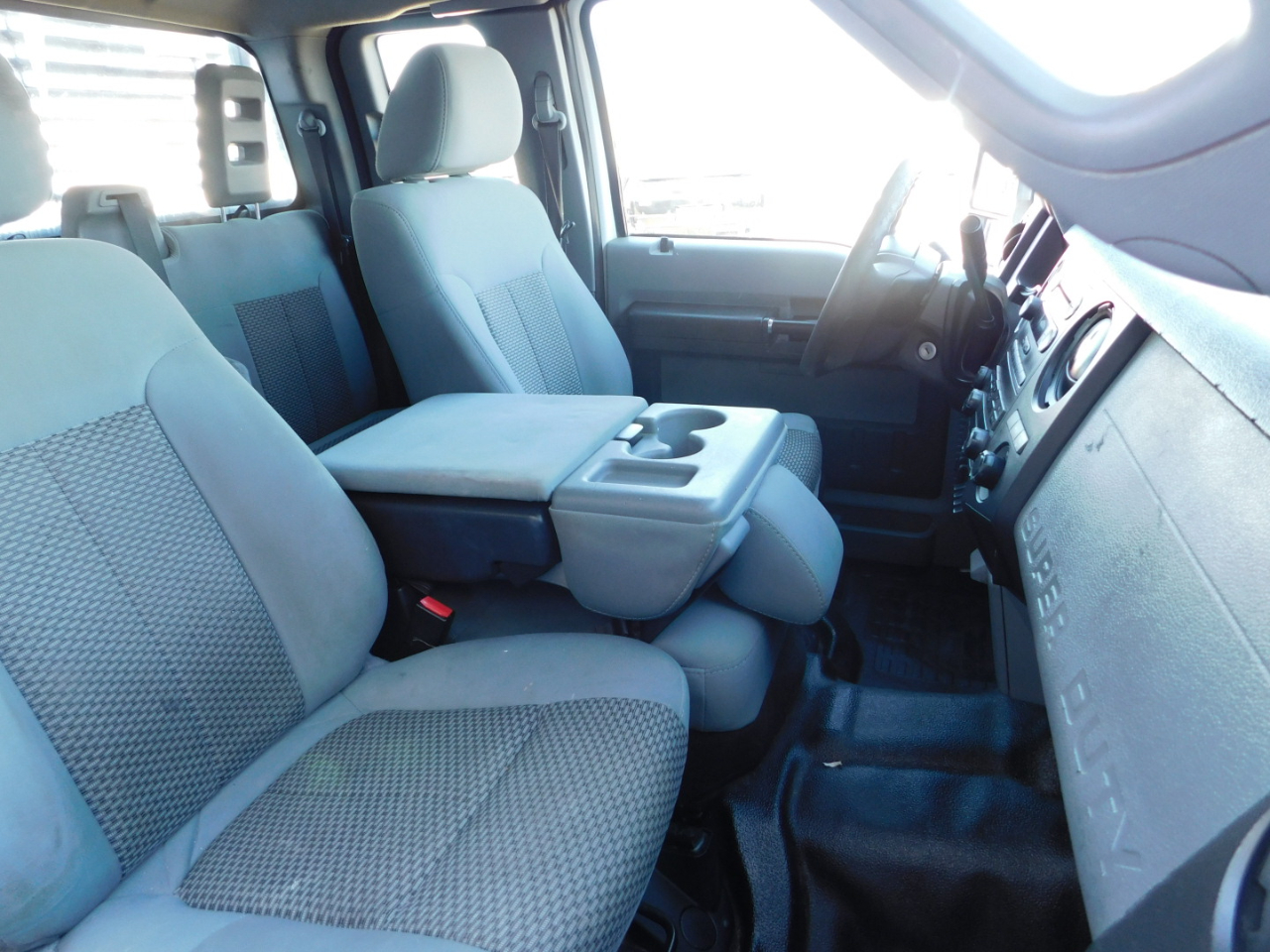 Ford Super Duty F-250 SRW XL 2WD SuperCab 8' Box 2011