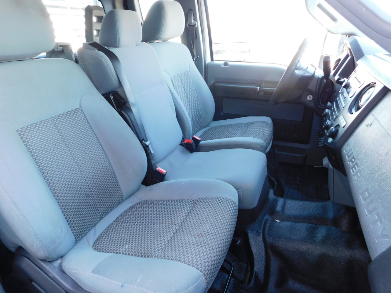 Ford Super Duty F-250 SRW XL 2WD SuperCab 8' Box 2011