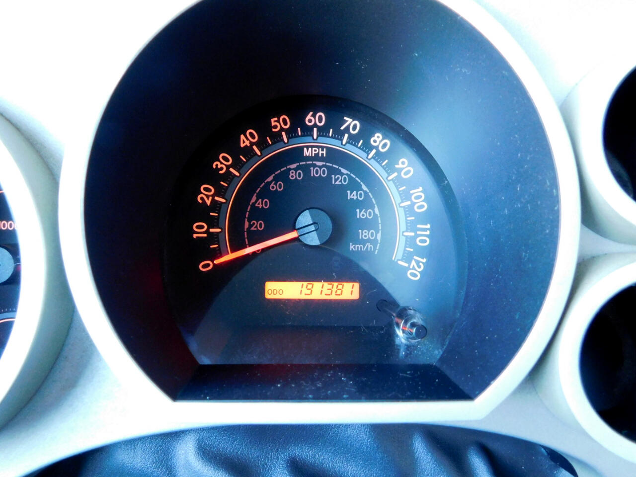 Toyota Tundra 2WD CrewMax 145.7" 5.7L SR5 (Natl) 2007