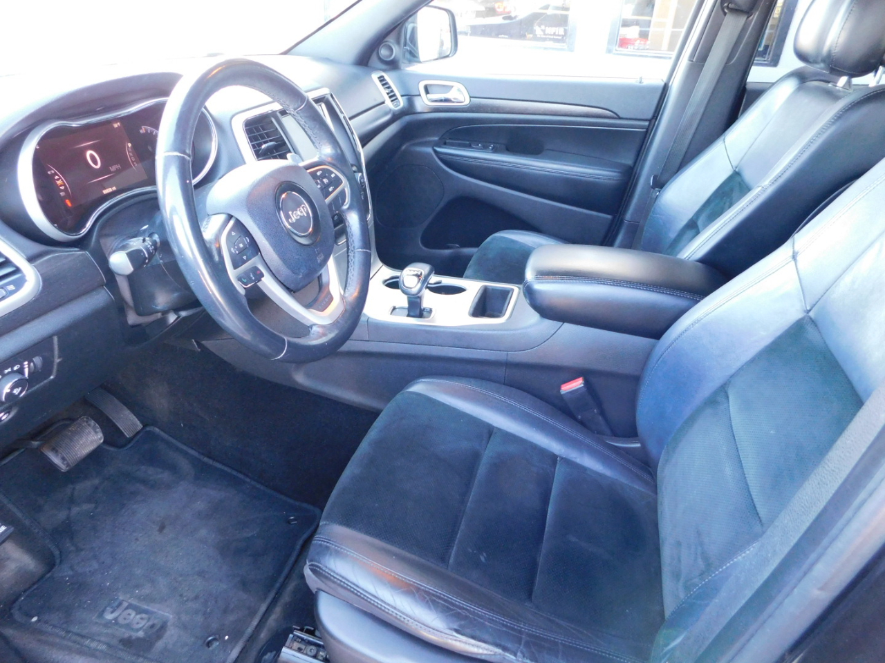 Jeep Grand Cherokee RWD 4dr Laredo Altitude 2015