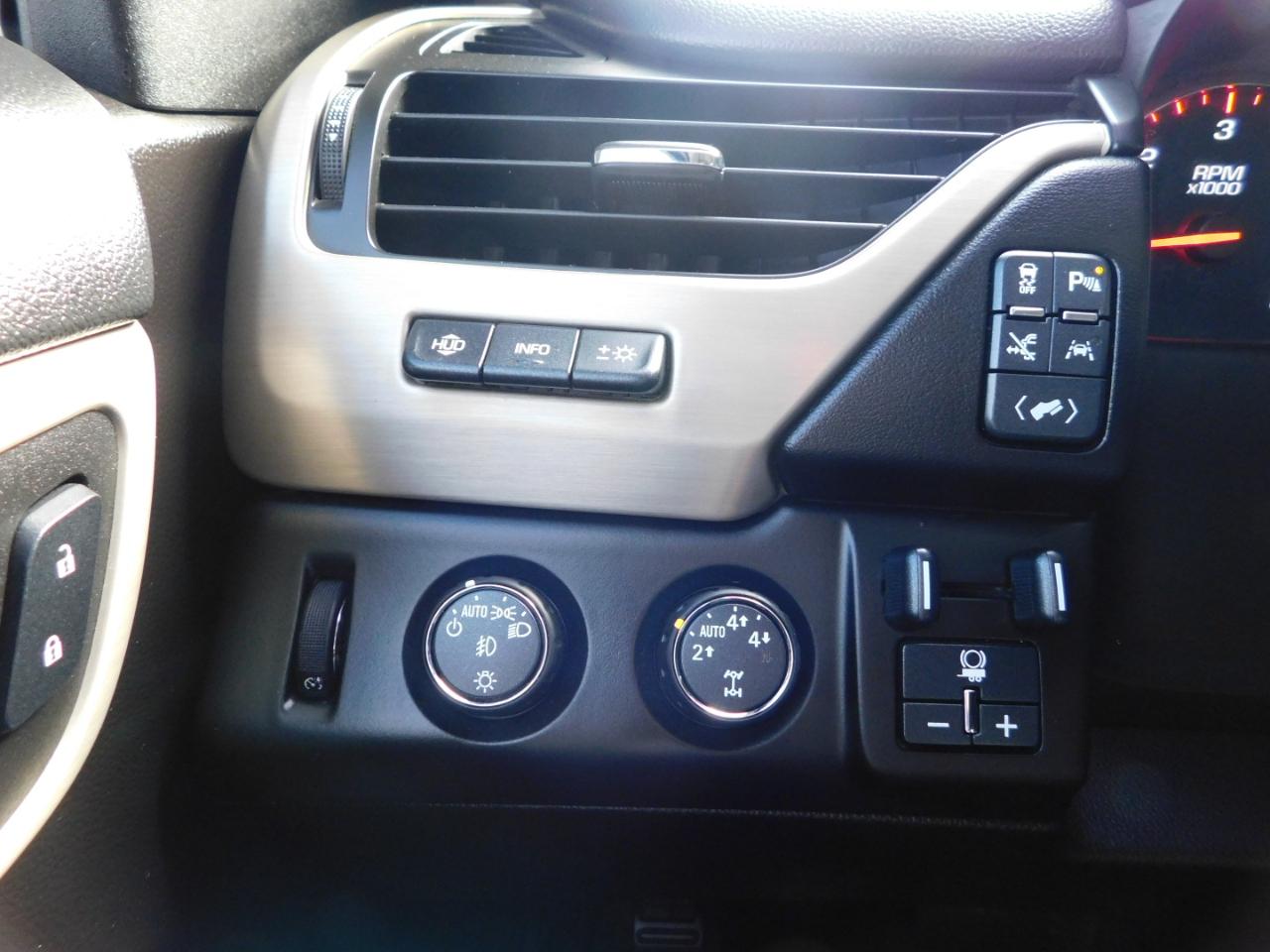 GMC Yukon 4WD 4dr Denali 2016