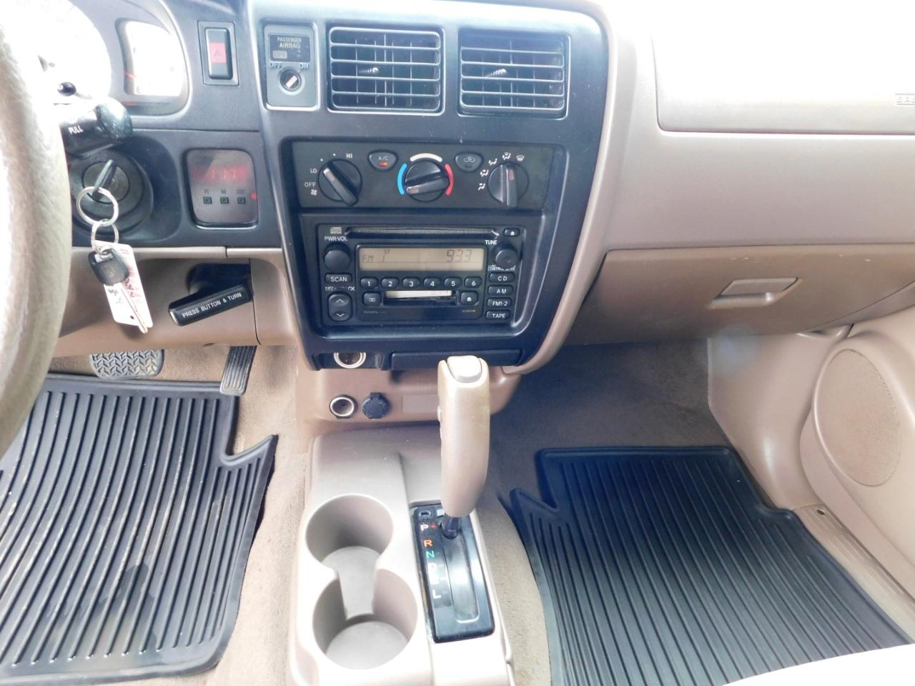 Toyota Tacoma XtraCab PreRunner V6 Auto (Natl) 2004