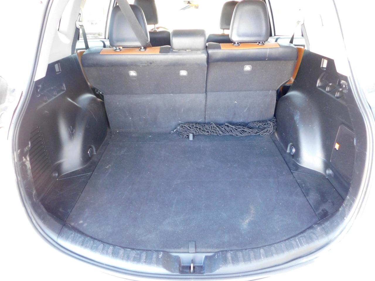 Toyota RAV4 Platinum AWD (Natl) 2017