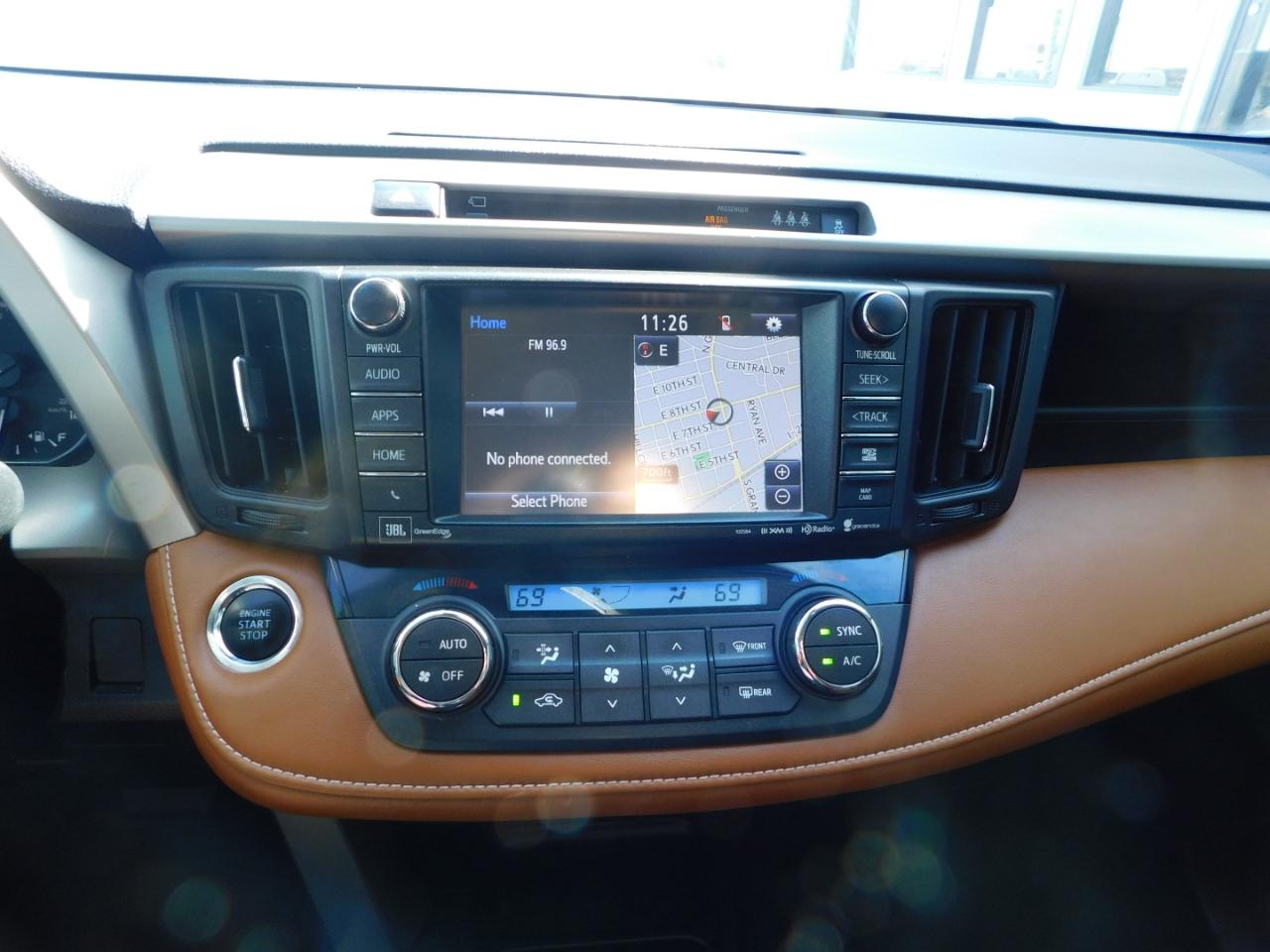 Toyota RAV4 Platinum AWD (Natl) 2017