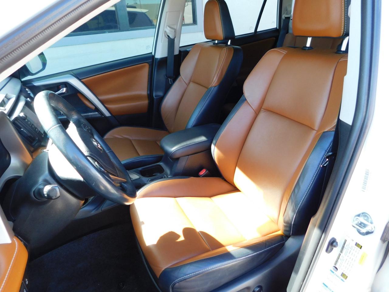 Toyota RAV4 Platinum AWD (Natl) 2017