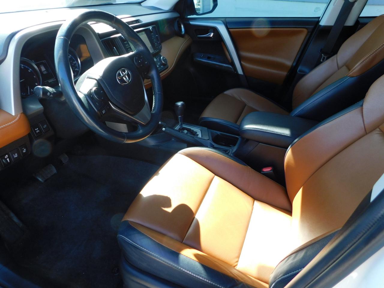 Toyota RAV4 Platinum AWD (Natl) 2017