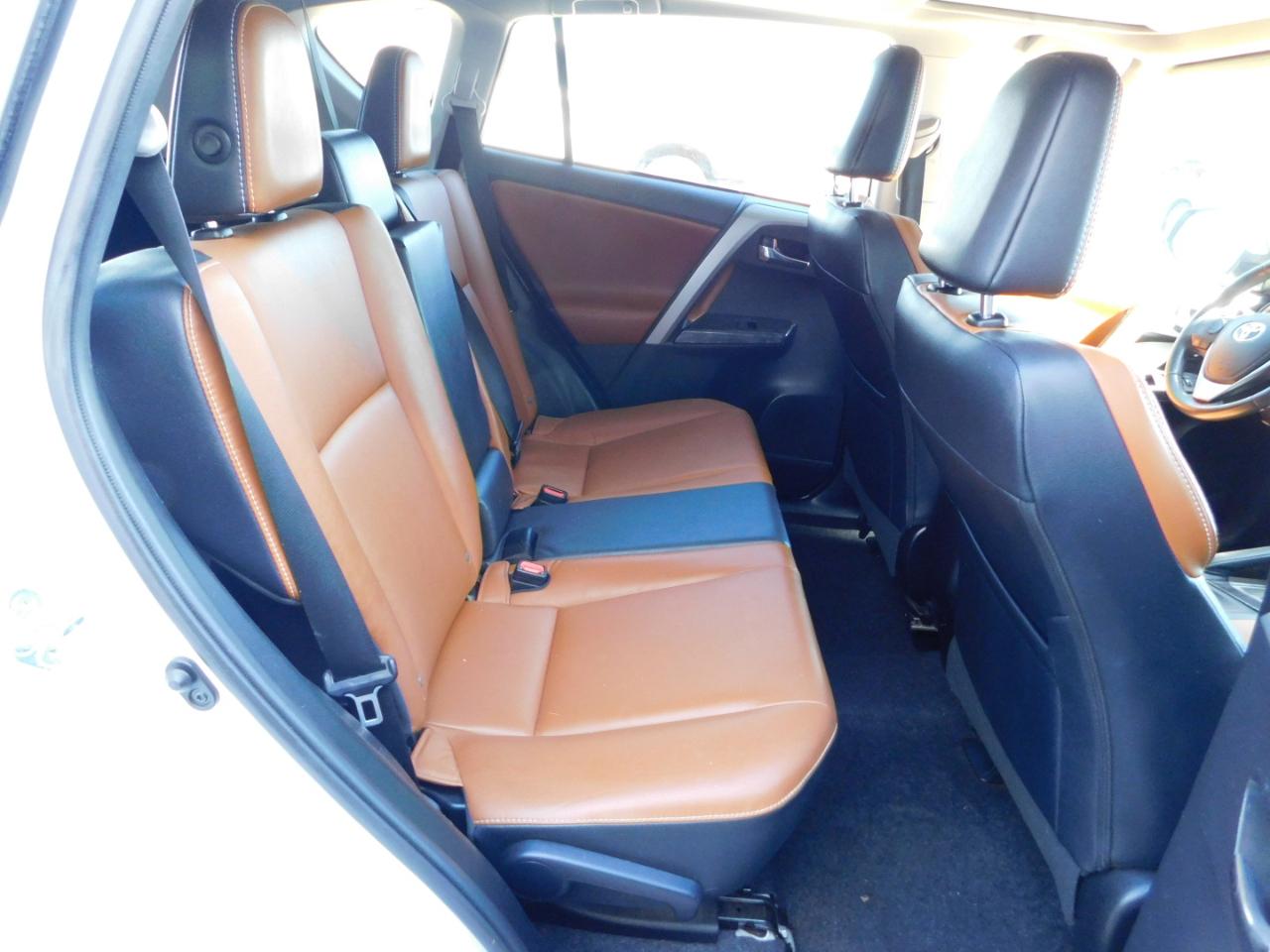 Toyota RAV4 Platinum AWD (Natl) 2017