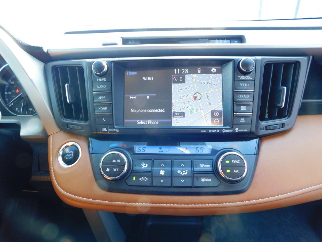 Toyota RAV4 Platinum AWD (Natl) 2017