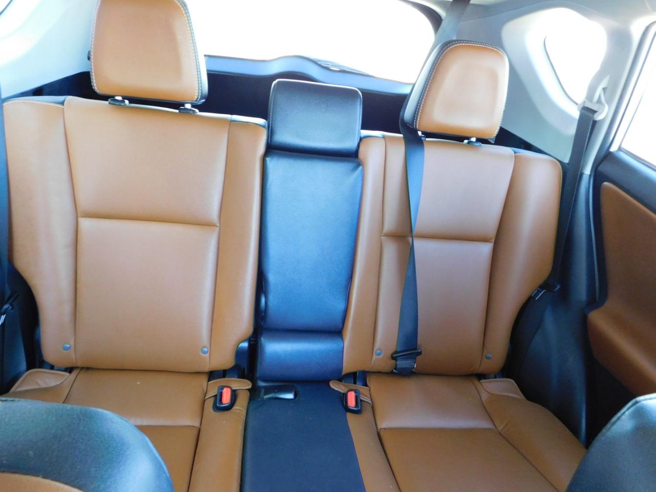 Toyota RAV4 Platinum AWD (Natl) 2017