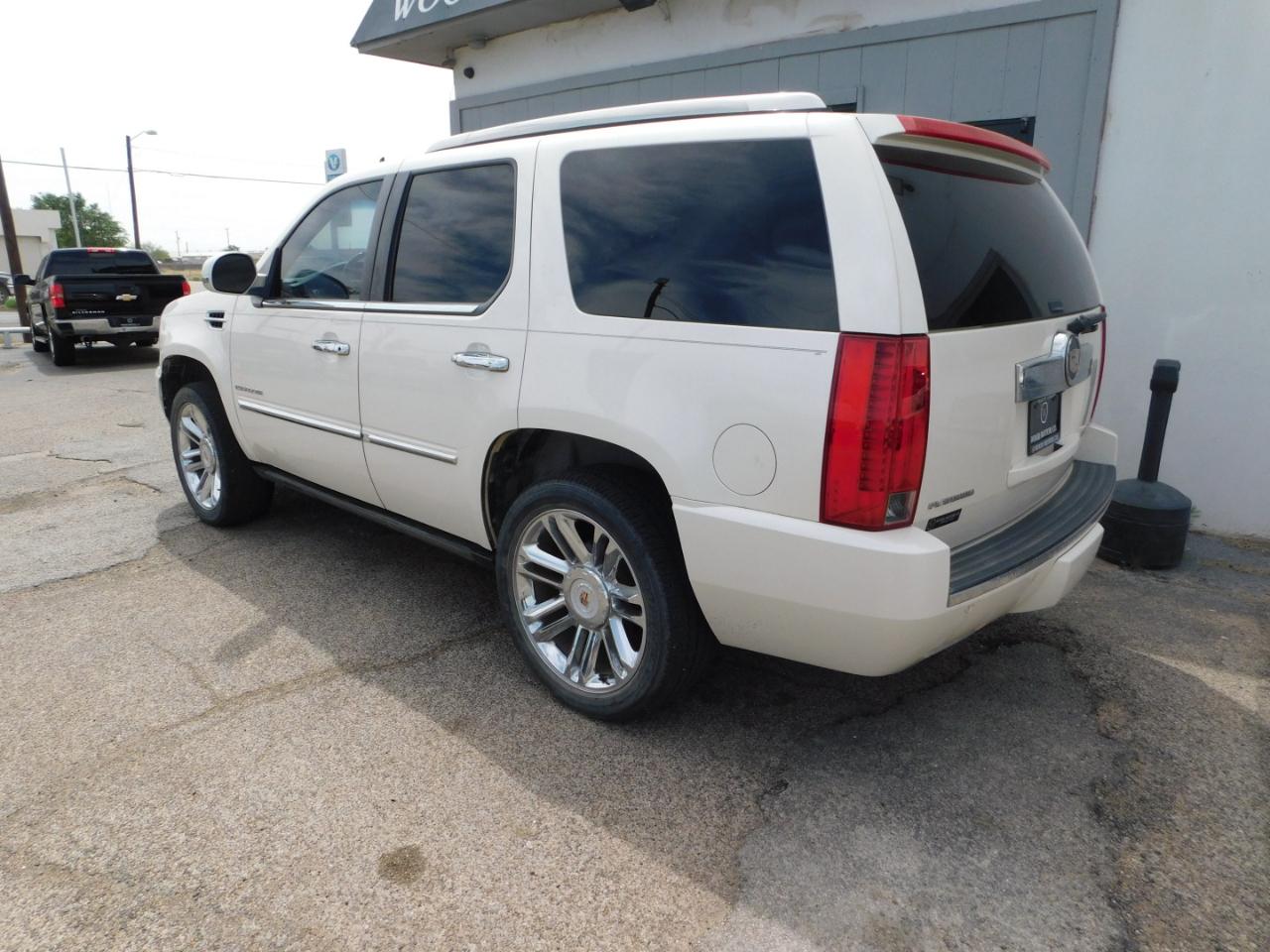 Cadillac Escalade 2WD 4dr Platinum Edition 2013