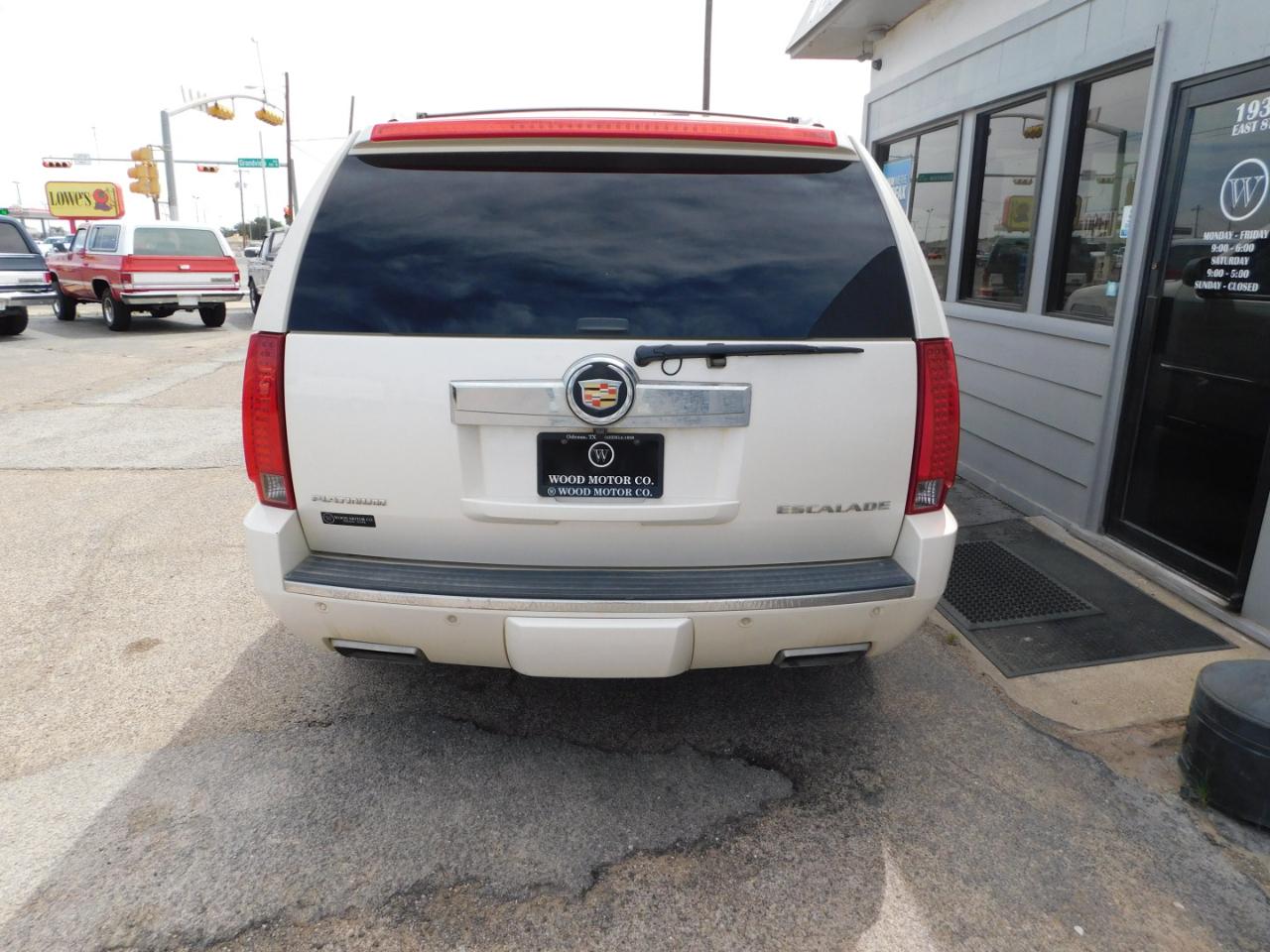 Cadillac Escalade 2WD 4dr Platinum Edition 2013