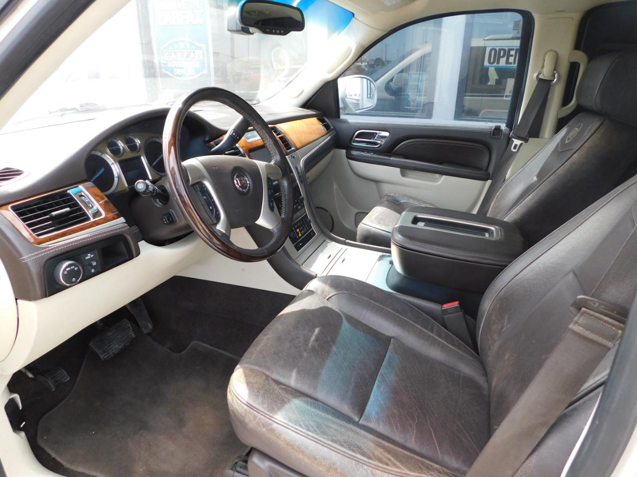 Cadillac Escalade 2WD 4dr Platinum Edition 2013