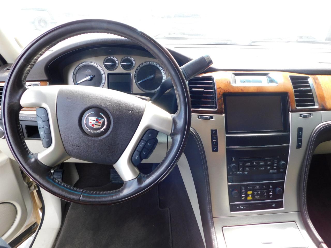 Cadillac Escalade 2WD 4dr Platinum Edition 2013