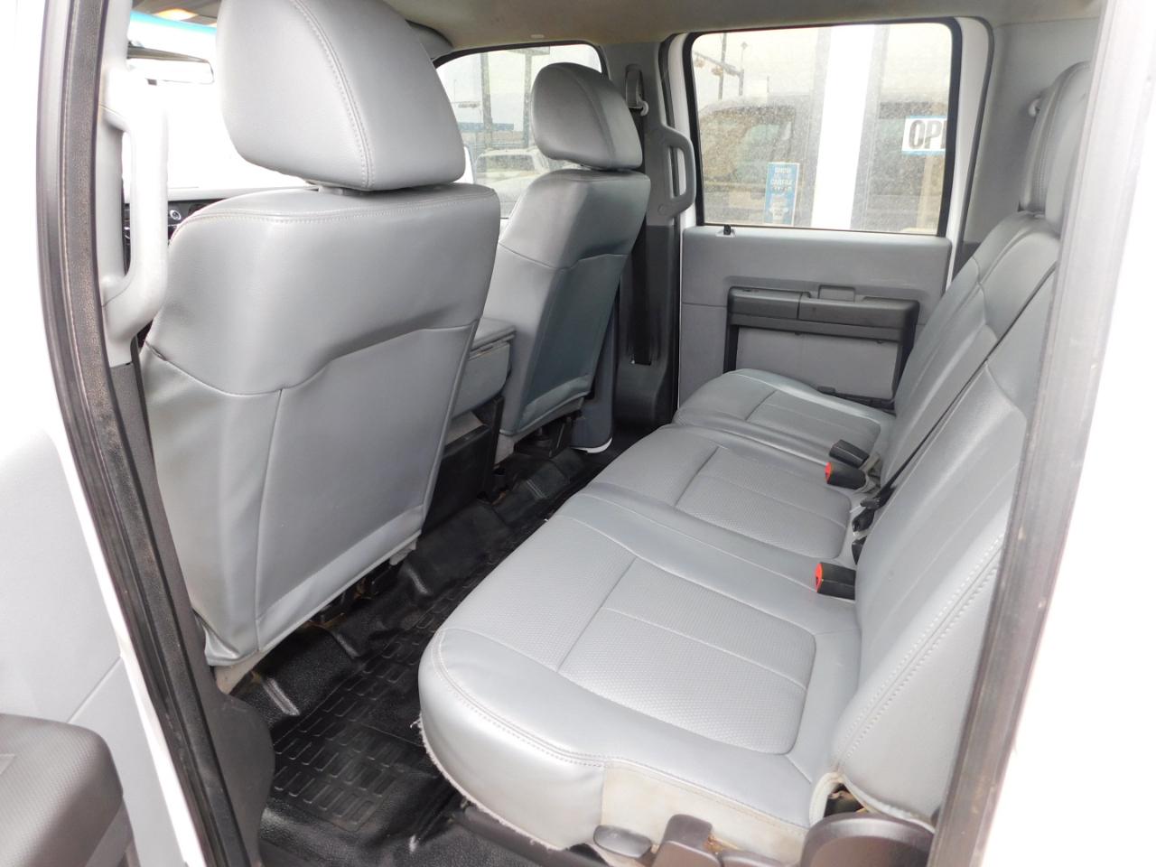 Ford Super Duty F-250 SRW 2WD Crew Cab 172" XL 2016