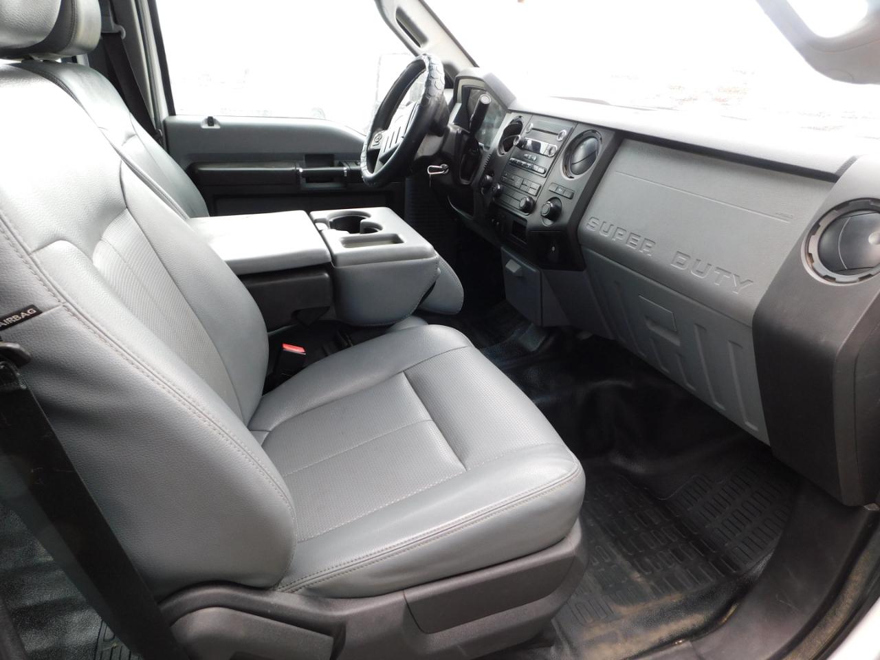 Ford Super Duty F-250 SRW 2WD Crew Cab 172" XL 2016