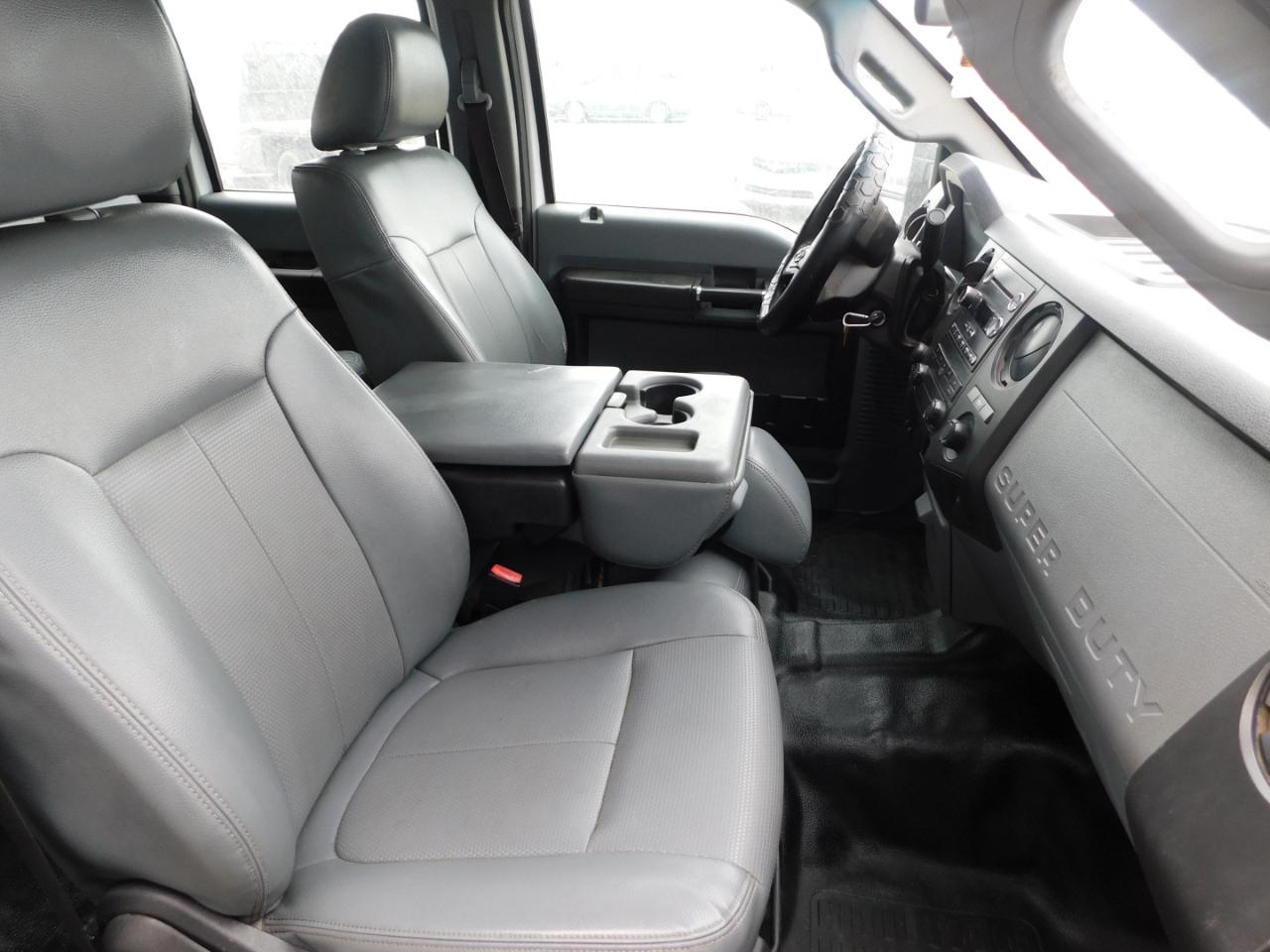 Ford Super Duty F-250 SRW 2WD Crew Cab 172" XL 2016