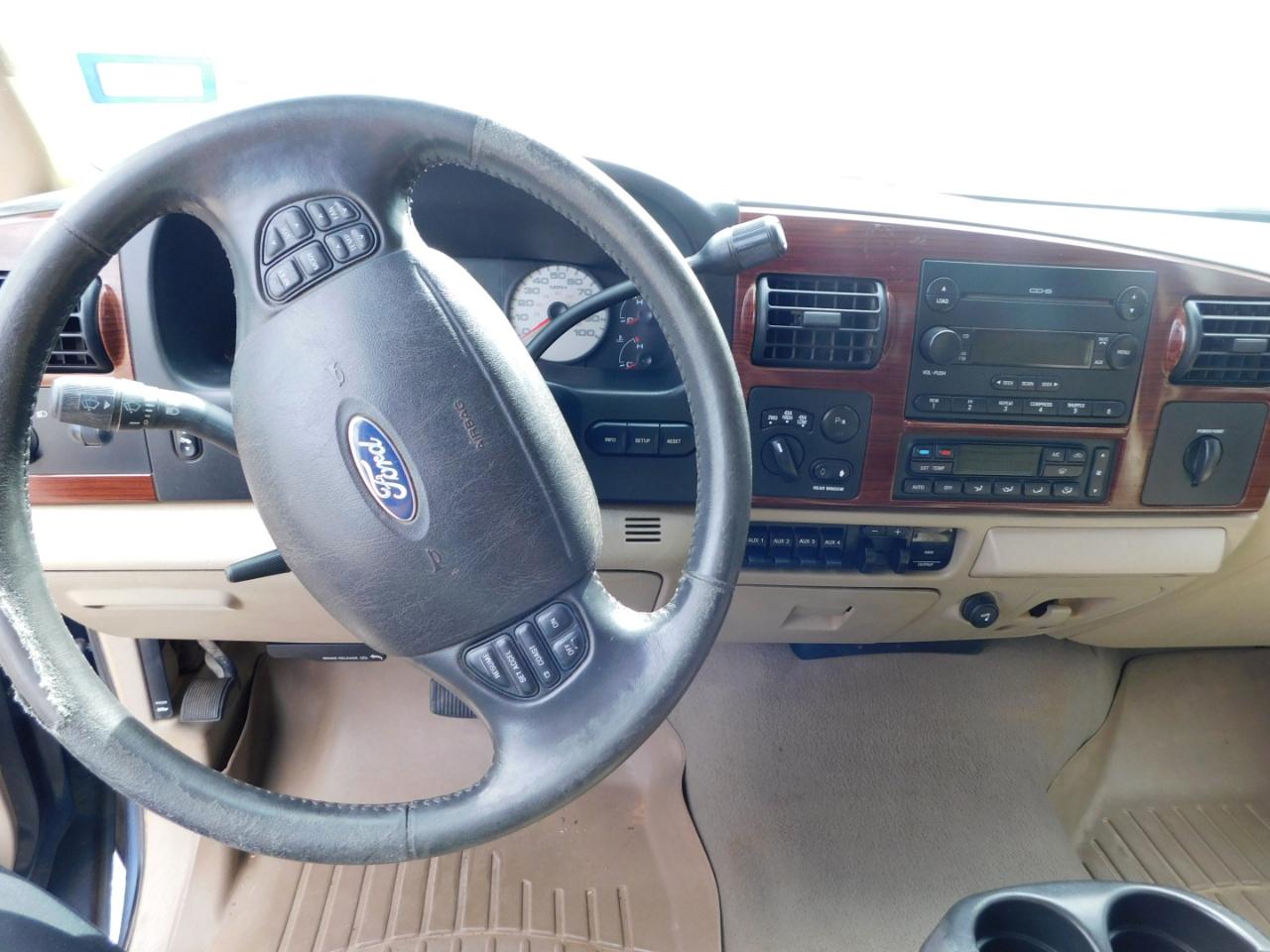Ford Super Duty F-250 Crew Cab 156" Lariat 4WD 2006