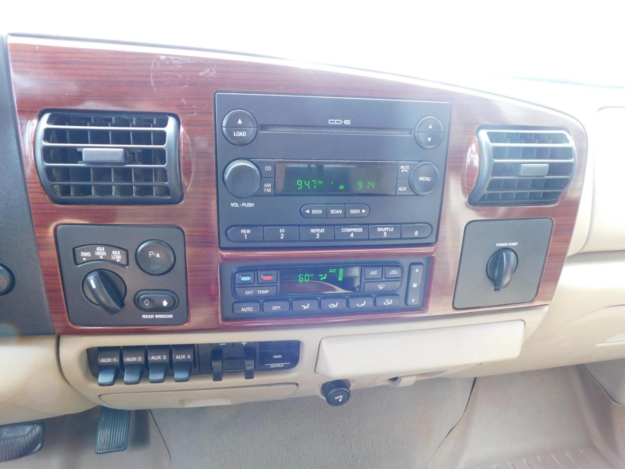 Ford Super Duty F-250 Crew Cab 156" Lariat 4WD 2006