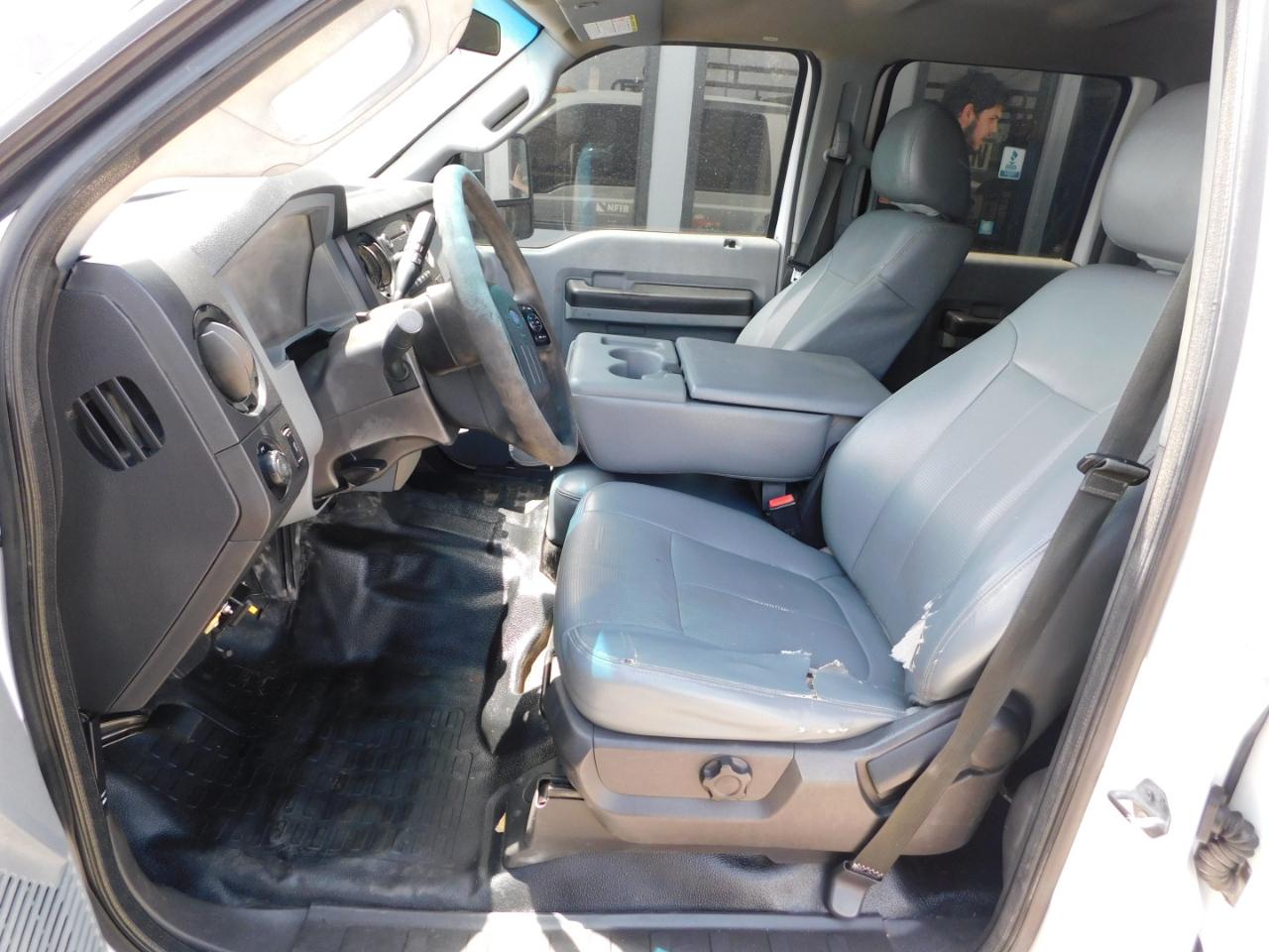 Ford Super Duty F-350 DRW 2WD Crew Cab 172" XL 2014
