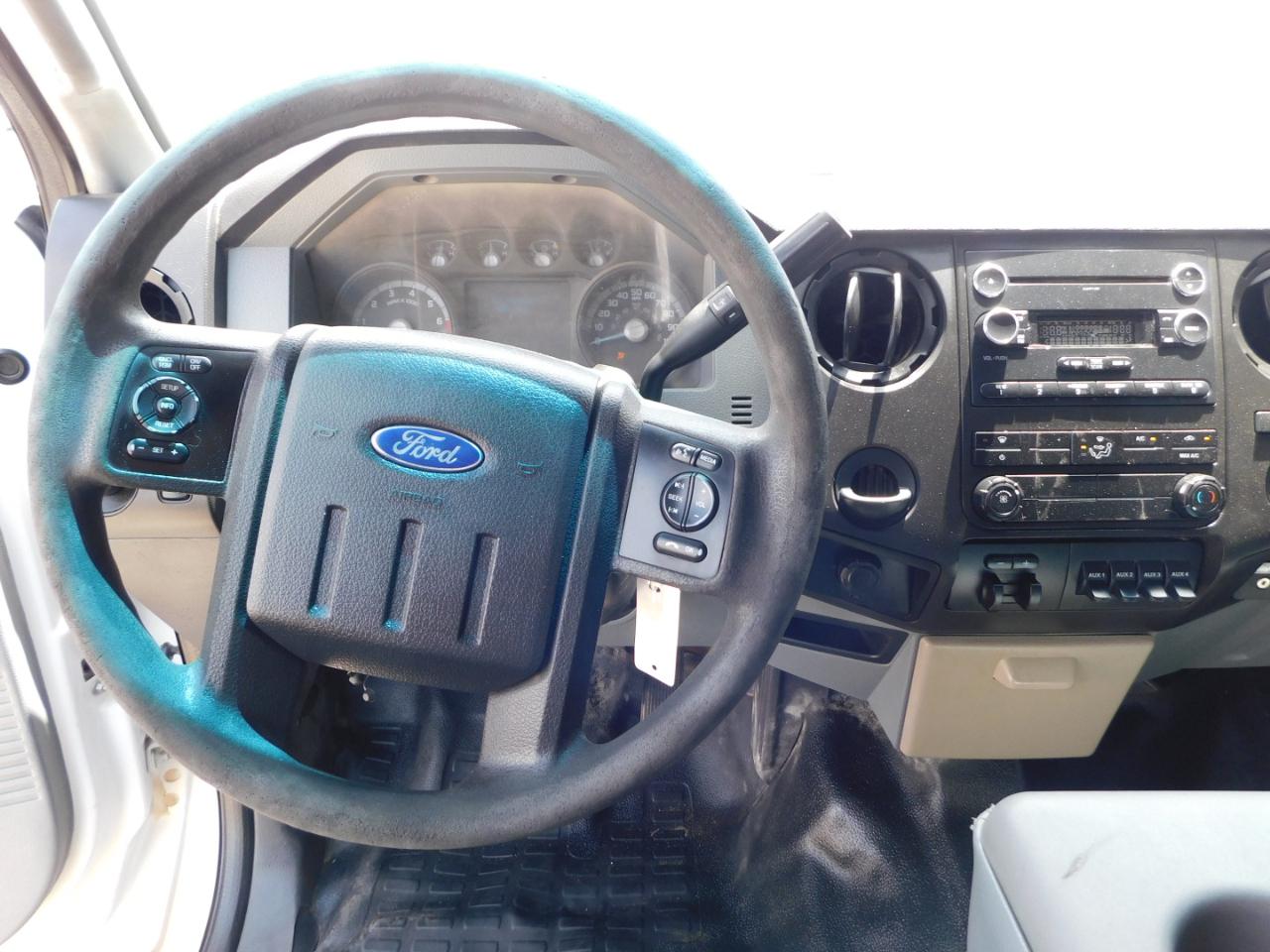 Ford Super Duty F-350 DRW 2WD Crew Cab 172" XL 2014