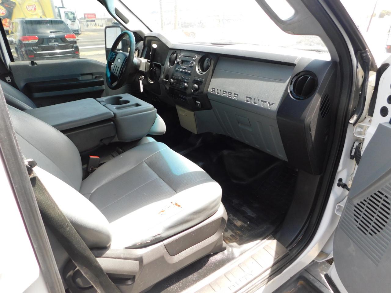 Ford Super Duty F-350 DRW 2WD Crew Cab 172" XL 2014